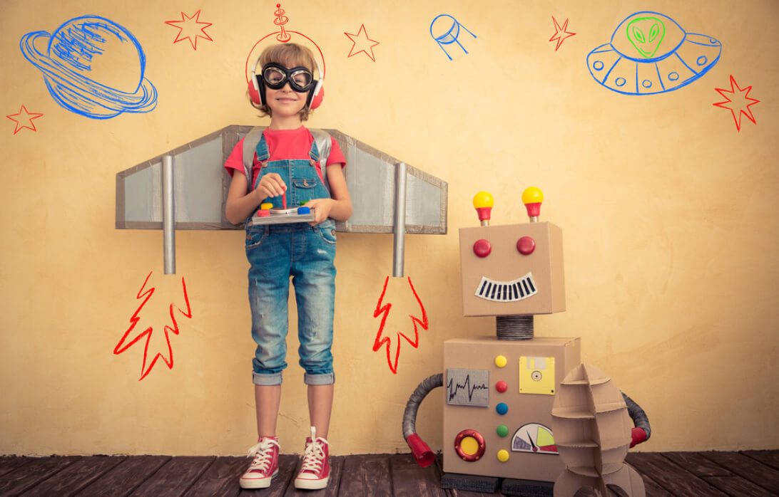 Natural Pharmaceuticals OmegaMarine Junior fiú robotnak öltözve